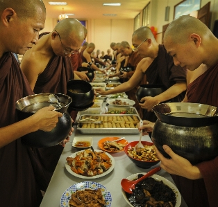 People restaurant dish meal Photo