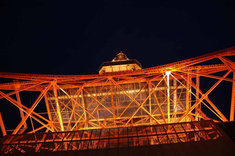 Luz puente noche perspectiva