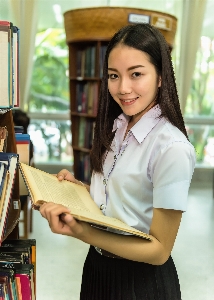 人 女性 シート カウンター 写真