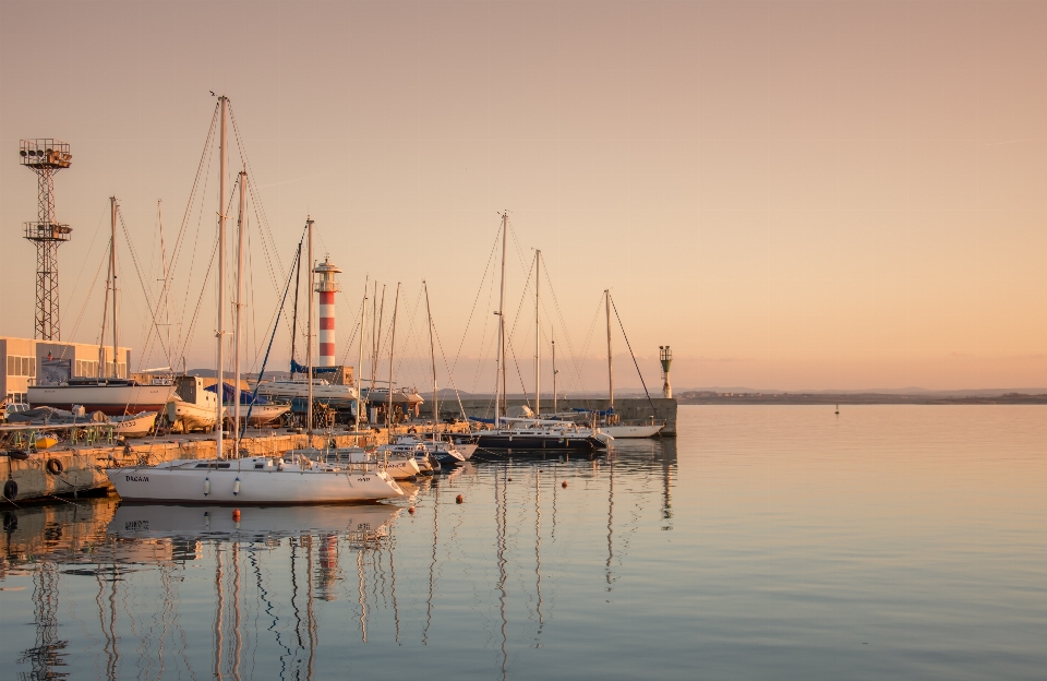 Mar costa agua dock