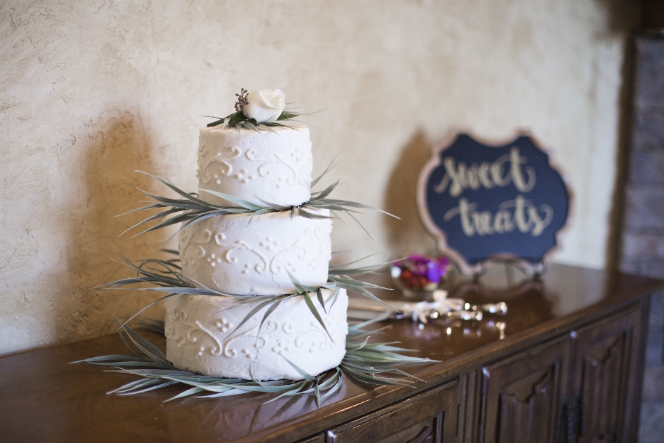 Blanc fleur mariage gâteau