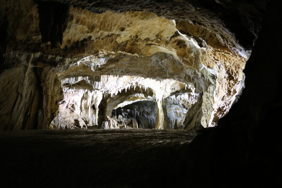 Formação caverna gruta
 provence
