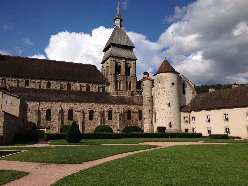 Landschaft gebäude chateau
 dorf