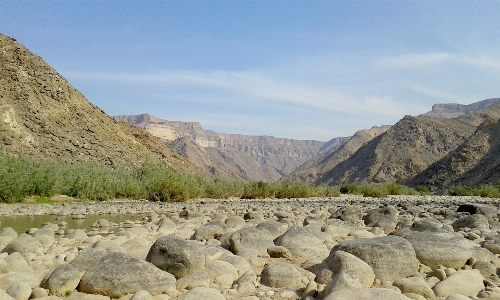 Foto Lanskap alam rock gurun
