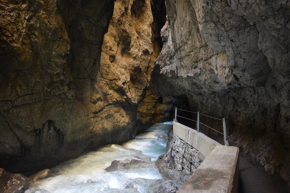 Formation höhle geologie bayern
