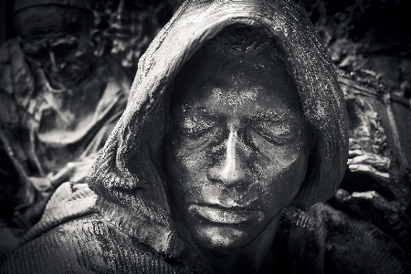 Foto Uomo bianco e nero
 fotografia monumento