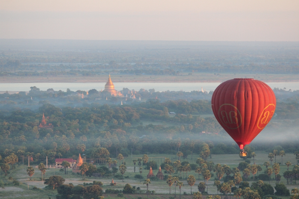 Balloon hot air aircraft vehicle