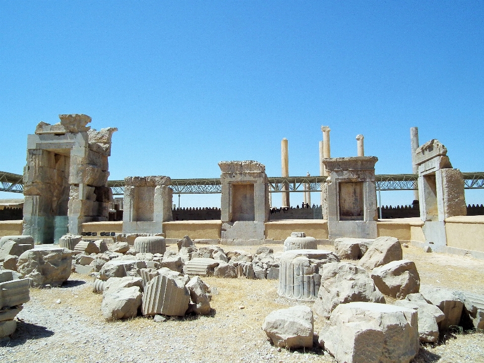 Structure monument colonne repère