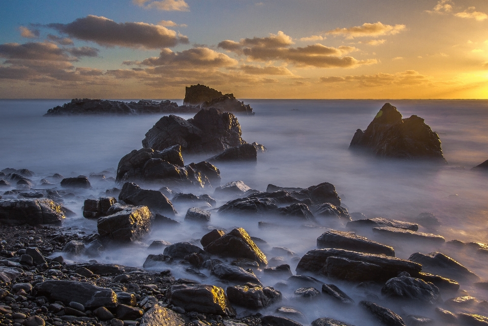 Plaża morze wybrzeże rock