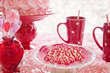 Flower petal celebration hot chocolate Photo