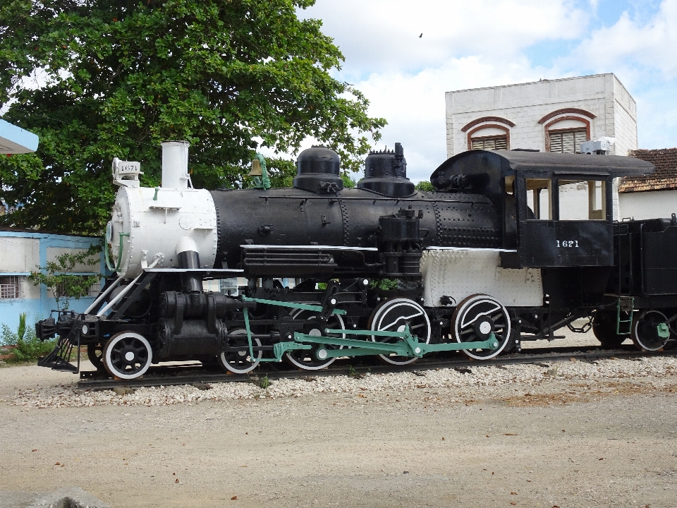 Tren país asfalto
 transporte