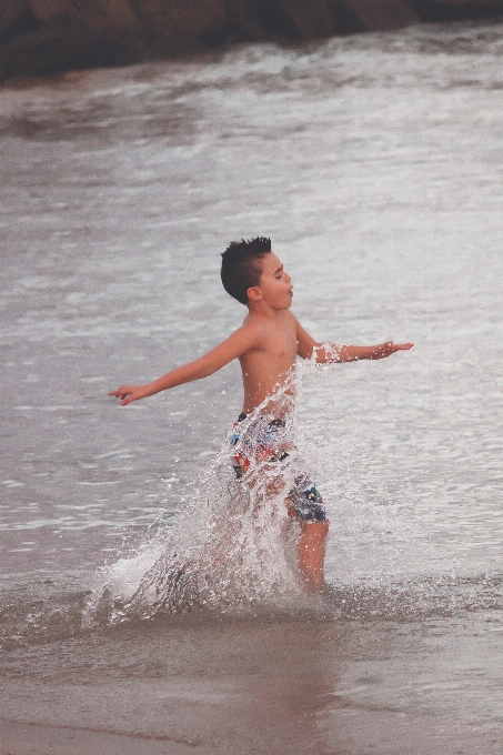 Praia mar água ar livre