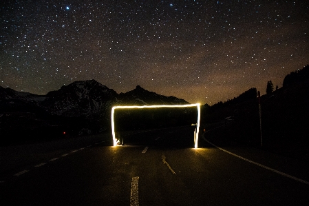 Foto Lampu langit jalan malam