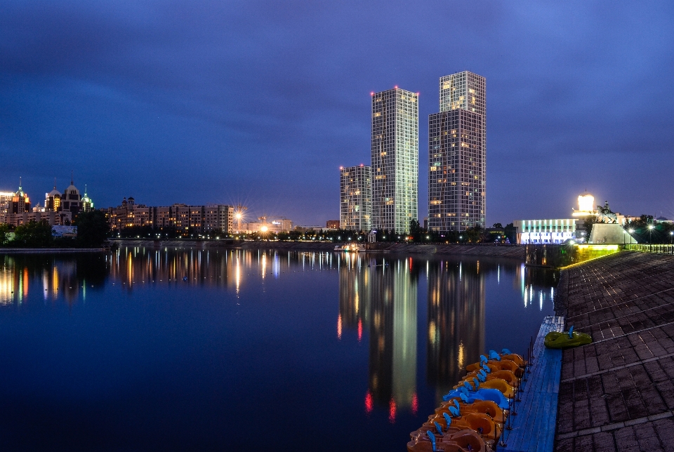 Horizon dock skyline night