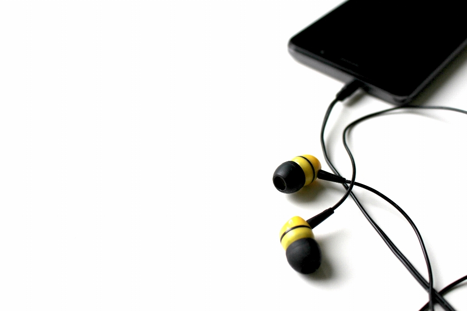 Smartphone music technology headphone