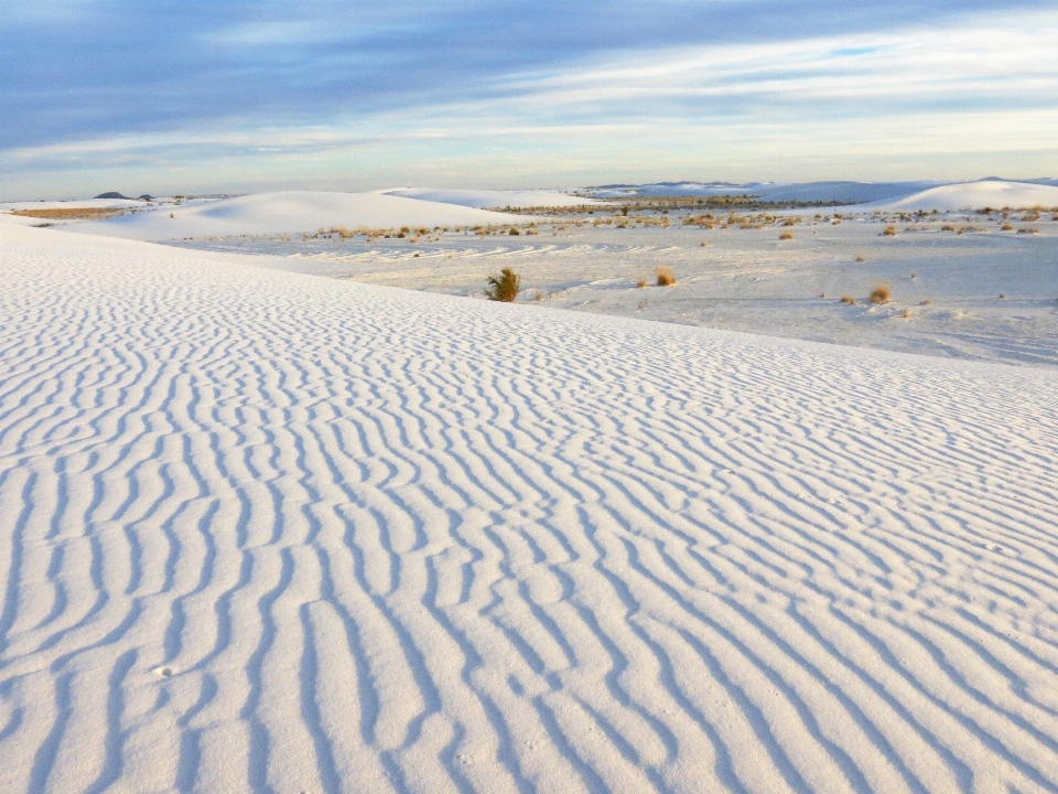 Paysage sable ciel blanc