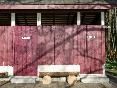 Foto Arsitektur kayu gadis wanita