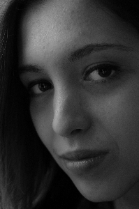 Foto Persona bianco e nero
 ragazza donna