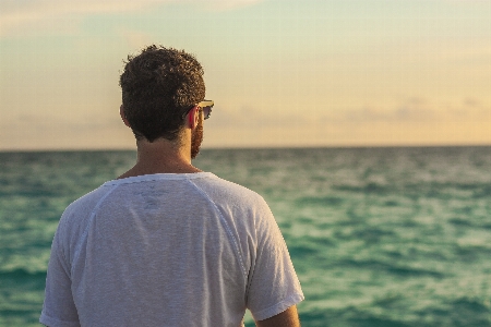 男 ビーチ 風景 海 写真