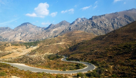 Foto Lanskap alam gunung jalan