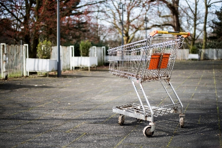 Wagen fahrzeug möbel spielplatz Foto