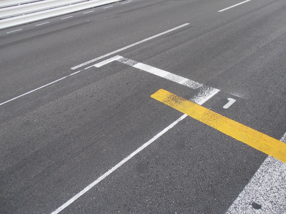 Straße autobahn parken asphalt
