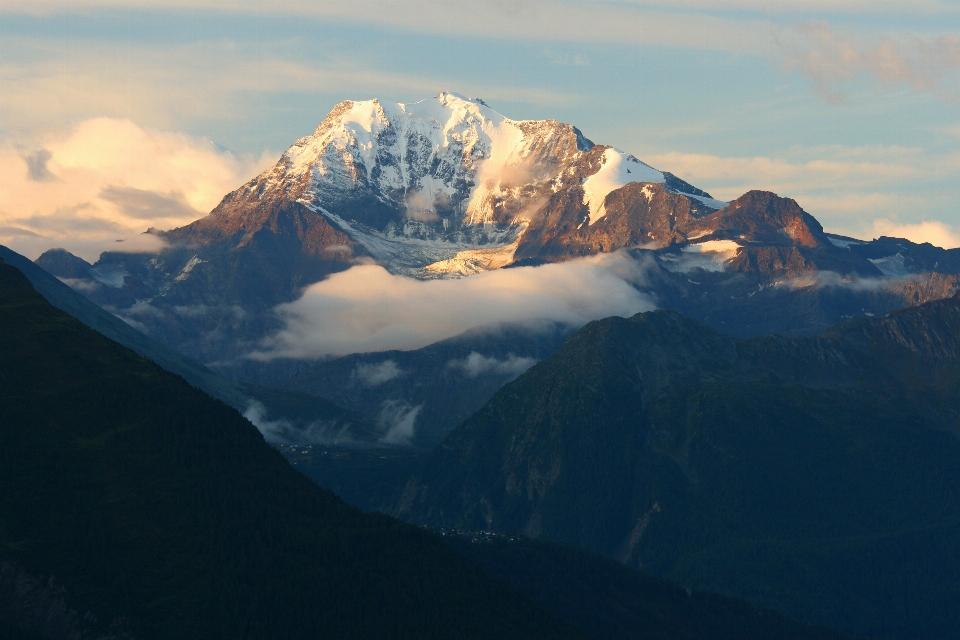 Natura montagna nube mattina