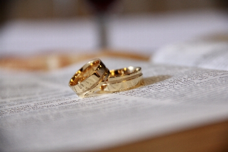 Hand ring metal yellow Photo