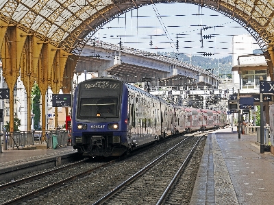 Foto Acompanhar estrada de ferro trem aço