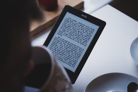 Foto Teknologi putih kindle ebook