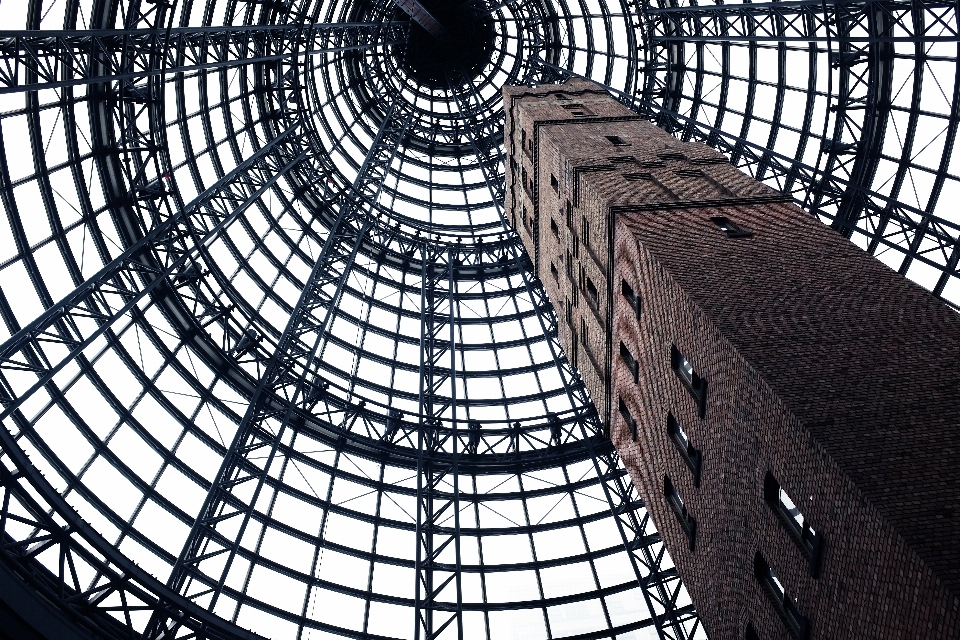 Spiral- fenster gebäude wolkenkratzer