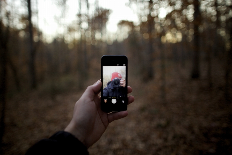 Smartphone móvil mano luz