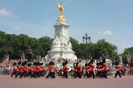 Crowd parade england london Photo