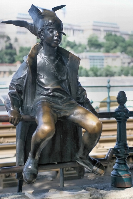 Monumento statua scultura arte