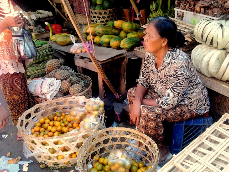 Woman city food vendor