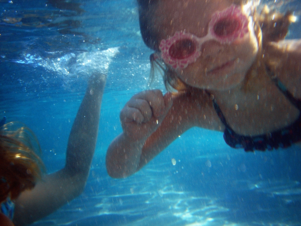 Meer wasser mädchen spielen