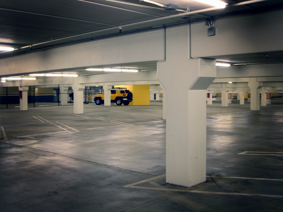 Auto gebäude parken dunkel