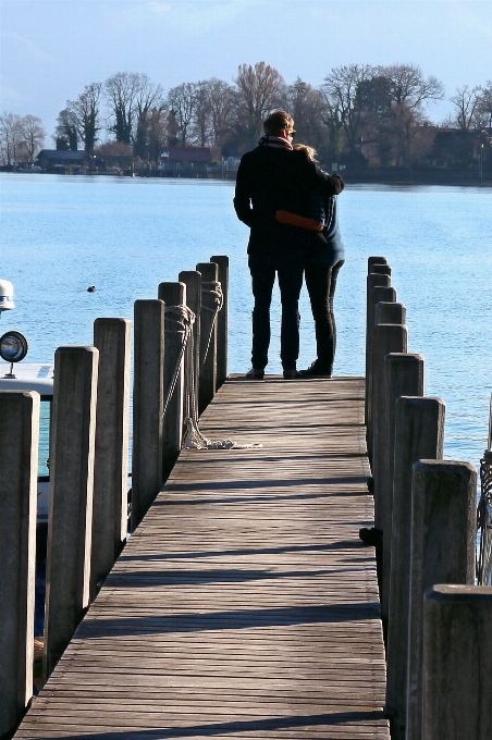 Agua invierno dock paseo marítimo