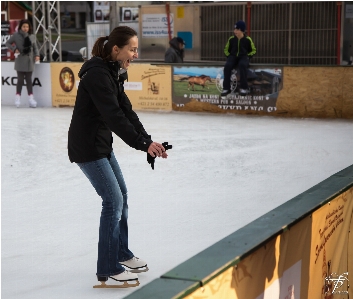 Winter people woman skateboarding Photo