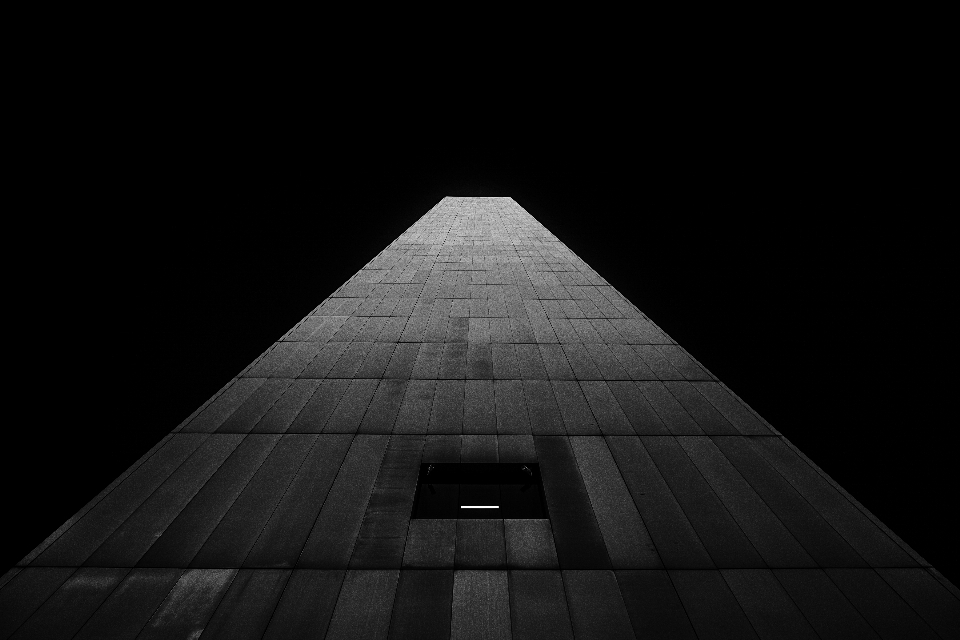 Luz en blanco y negro
 arquitectura