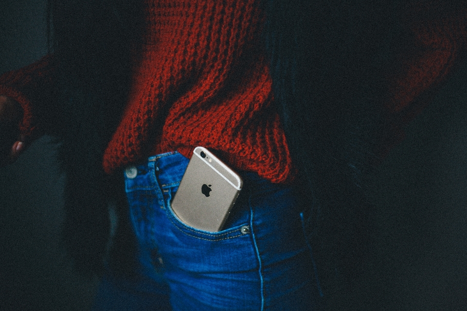 Iphone tangan lampu jeans