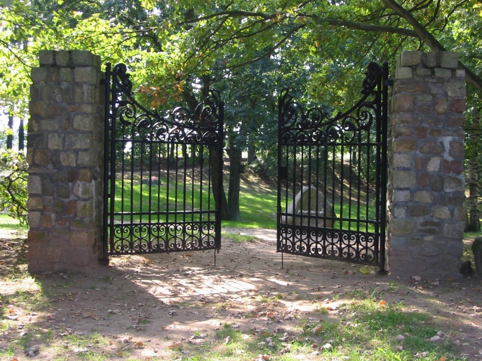 Zaun bogen friedhof tor