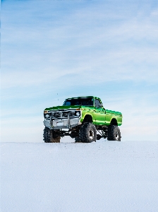 Foto Salju mobil roda truk