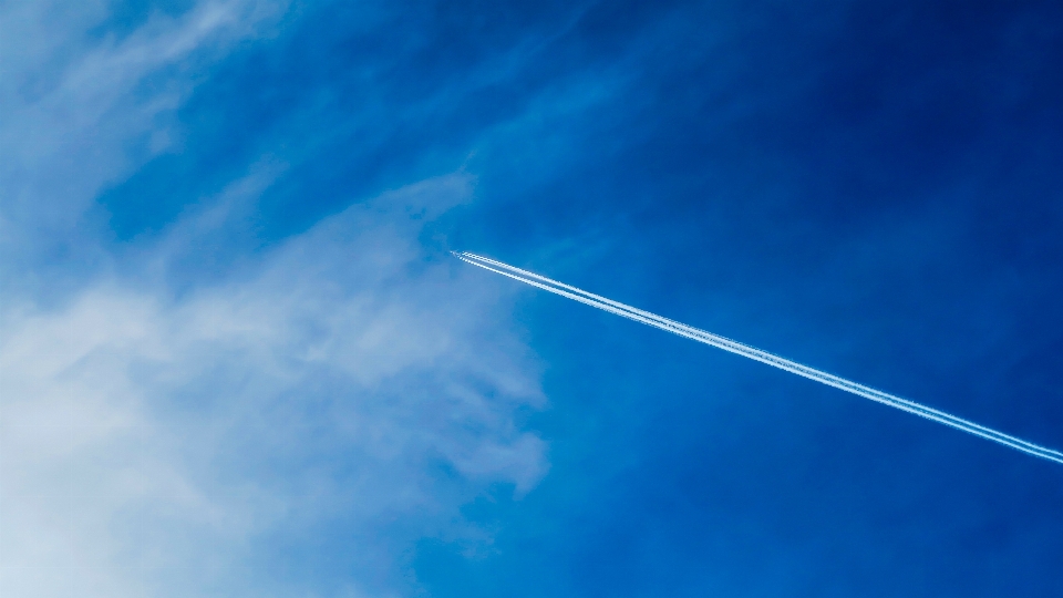 Horizon wing light cloud