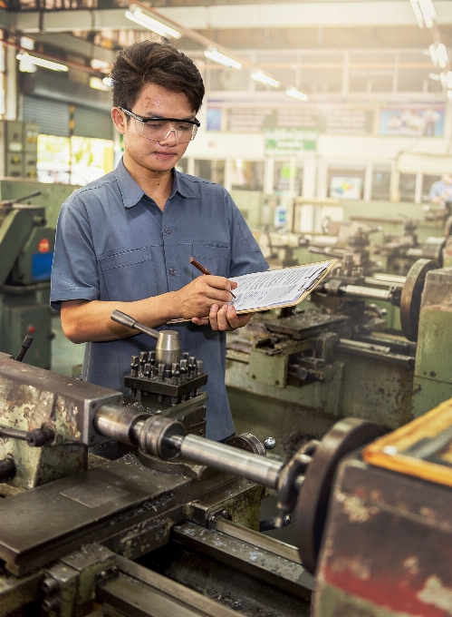 En écrivant personne personnes usine