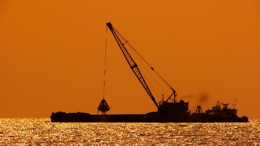 Foto Mar pôr do sol construção navio