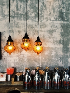 Foto Kafe lampu dinding petir