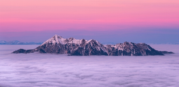 Sea horizon mountain snow Photo