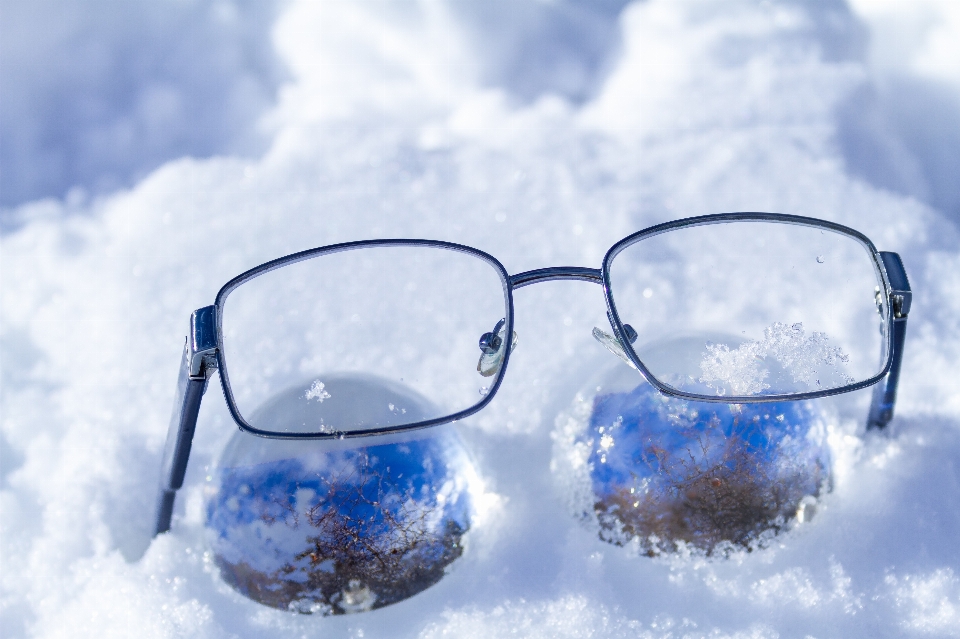 Neige bleu des lunettes de soleil