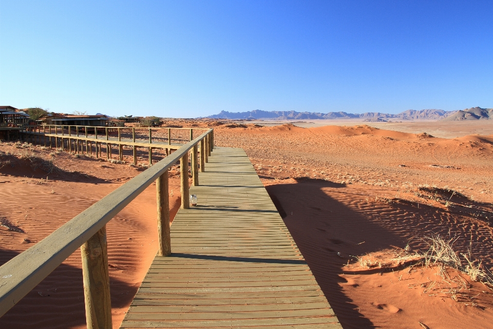 Paesaggio mare sabbia deserto